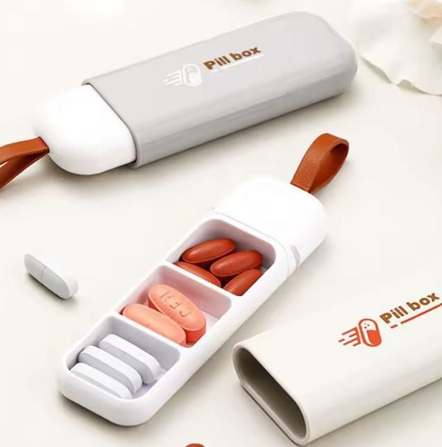 💊 Three-Compartment Pill Organizer Box – Compact & Travel-Friendly Storage