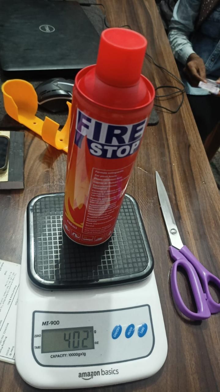 🚒 Car Fire Stop – Emergency Fire Response Spray (500ml)